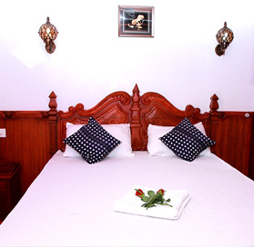 Three Bedroom Houseboat